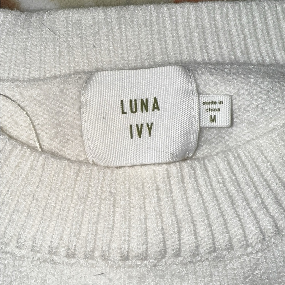 Colorful Patterned Sweater with bows - Picture 2 of 2